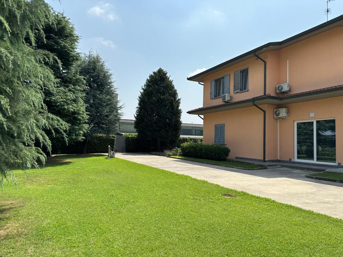 Villa 2 Cassano dʼAdda Exterior foto